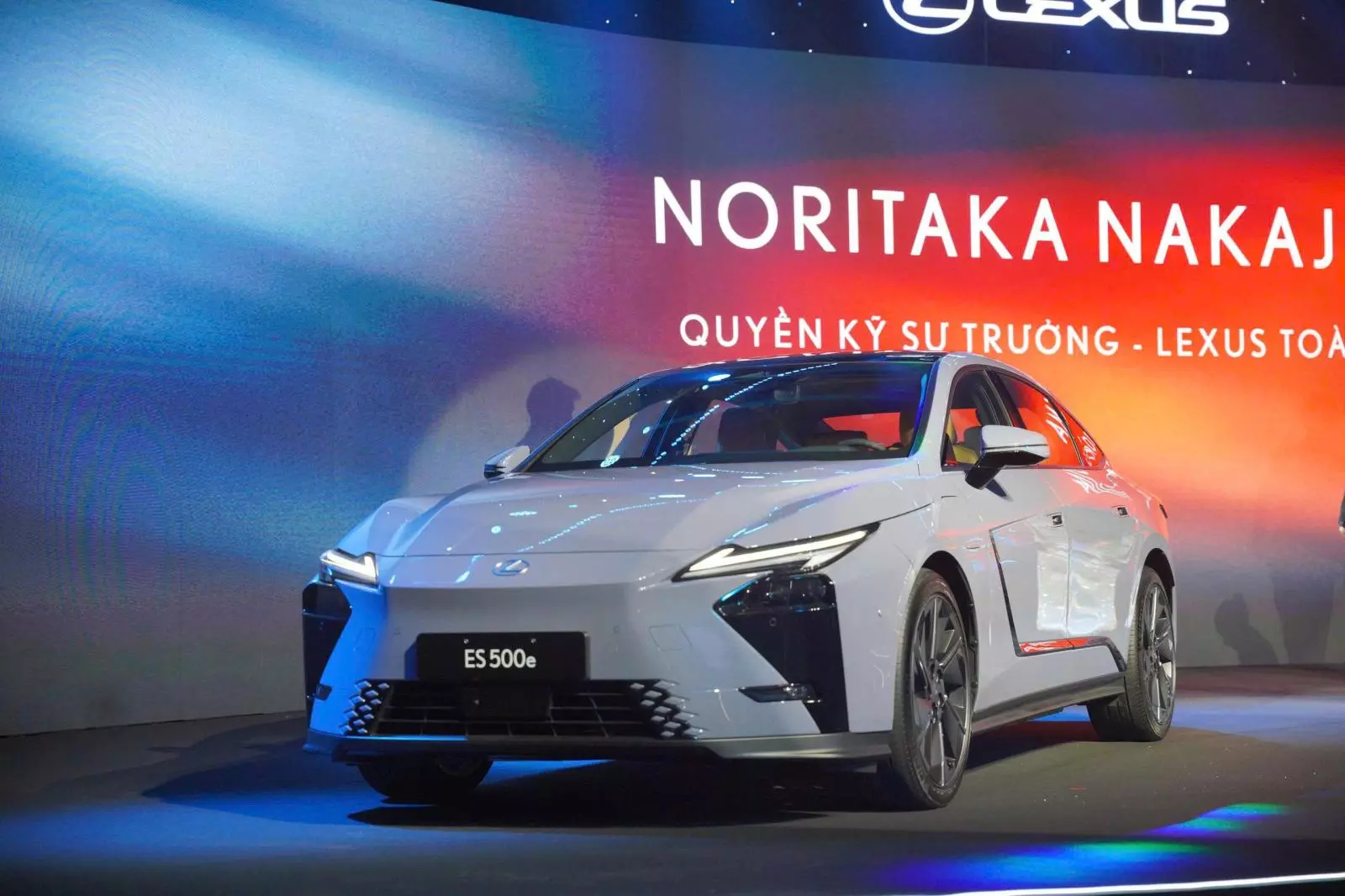Lexus ES 2026 tại Việt Nam thêm bản thuần điện ES 500e, giá từ 2,34 tỷ đồng - Ảnh 6.