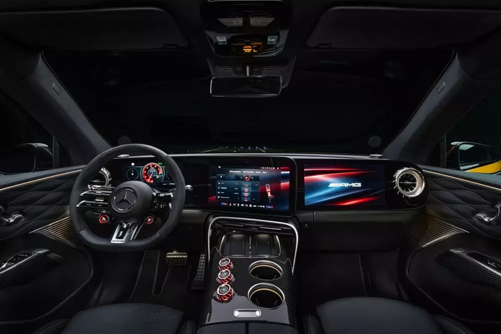 Khoang lái của Mercedes-AMG GT SUV