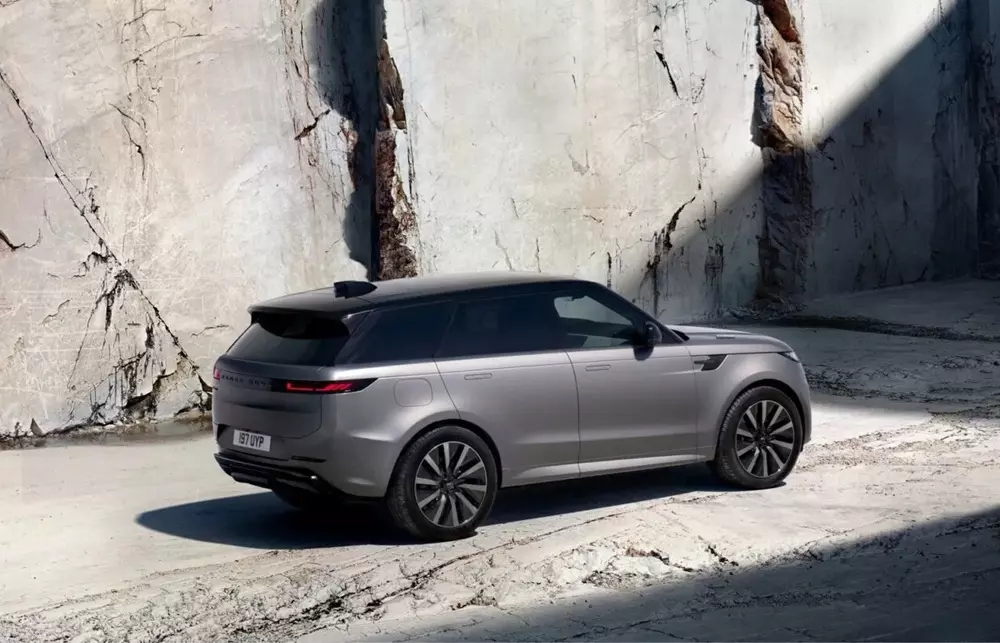 Ra mắt Range Rover Sport Electric: nhanh ngang bản dùng máy V8 và có thiết kế gần như giống hệt - Ảnh 4.