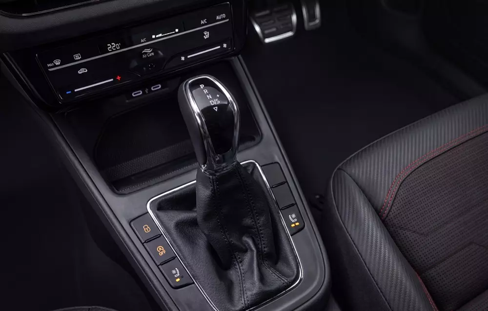 Skoda Slavia 2026 chính thức được bán ra thị trường với giá rẻ hơn đời cũ, cạnh tranh Honda City - Ảnh 6.