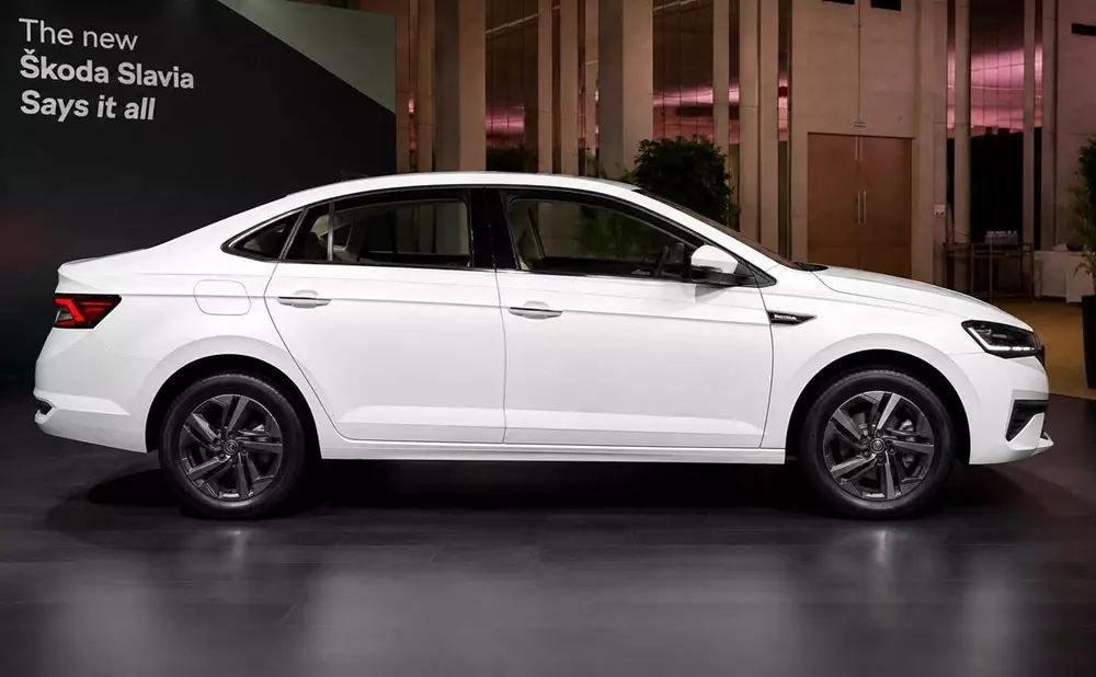 Sedan giá rẻ Skoda Slavia 2027 chính thức xuất xưởng, chuẩn bị ra mắt trong tháng này - Ảnh 4.