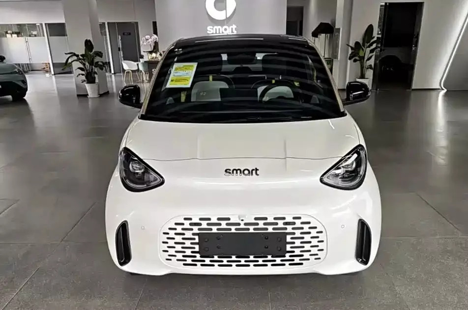 Smart #2 sở hữu thiết kế gợi liên tưởng đến Smart ForTwo