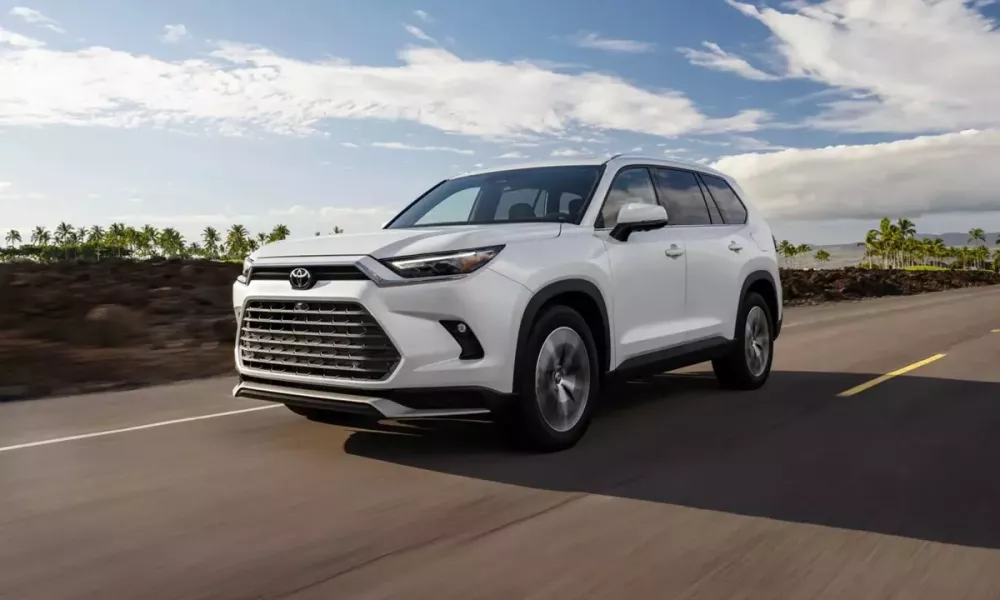 toyota-grand-highlander-2027-7270-1 Bên cạnh Woodland Edition, Toyota Grand Highlander 2027 còn được nâng cấp ở các bản khác