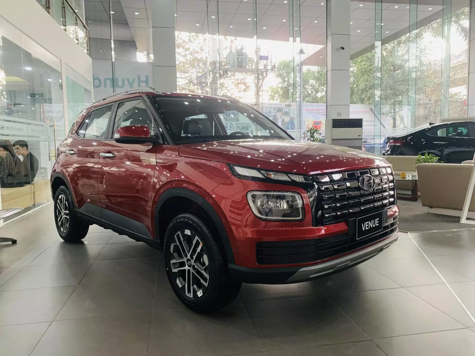 Top 10 ô tô bán ít nhất tháng 9/2026: Xe gầm cao giá rẻ cũng không dễ tìm khách - Ảnh 1.